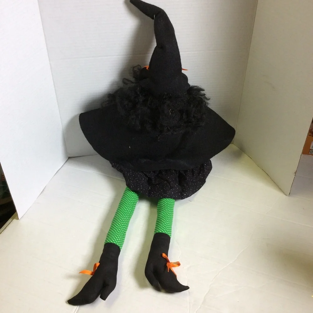 Vintage Witch Halloween BlackDress Cape Hat Shelf sitter